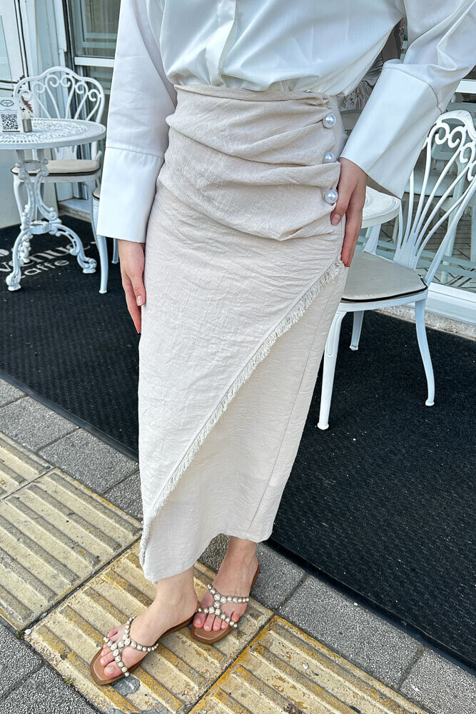 Etek mi, Pantolon mu? Tesettür Kombinlerinde Doğru Parça Seçimi  