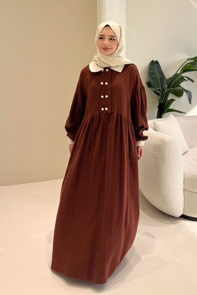 Aloura Yakalı Çift Düğmeli Müslin Elbise - Kahverengi - 1