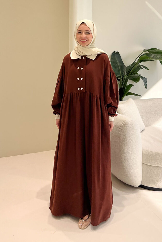 Aloura Yakalı Çift Düğmeli Müslin Elbise - Kahverengi - 6