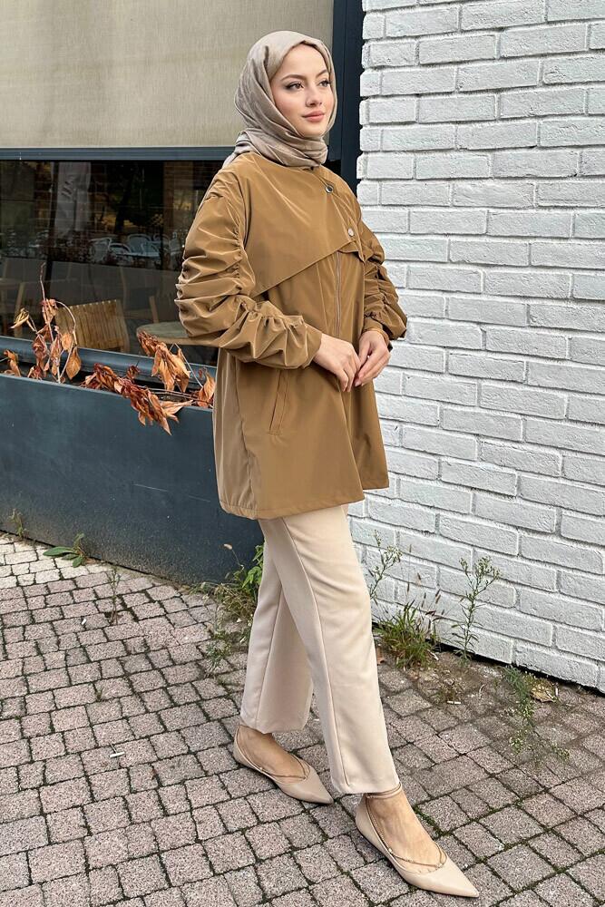 Kolları Büzgülü Kısa Trençkot - Camel - HEWES (1)