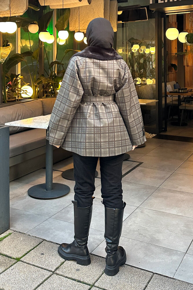 Kürk Yaka Garnili Ekose Trenç - Siyah - HEWES (5)