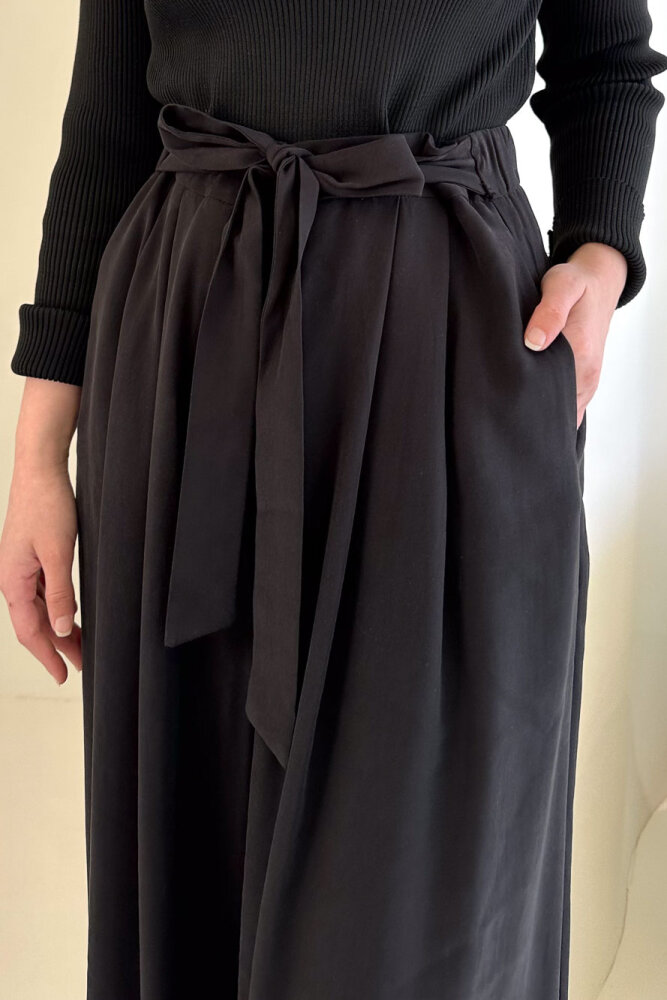 Pile Detaylı Geniş Paça Pantolon - Siyah - 3