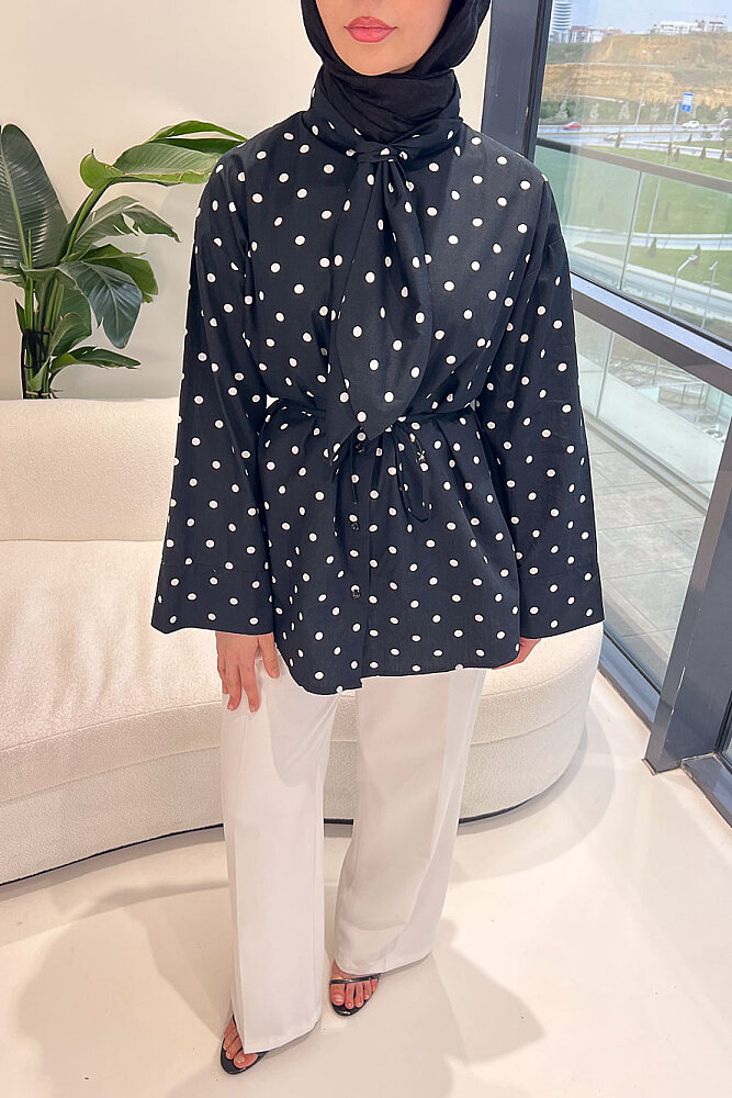 Puantiyeli Bağcık Detaylı Gömlek - Siyah - 5
