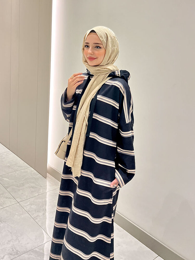 Urban Cozy Kapüşonlu Elbise - Ekru-Lacivert - ALLMİSS (3)