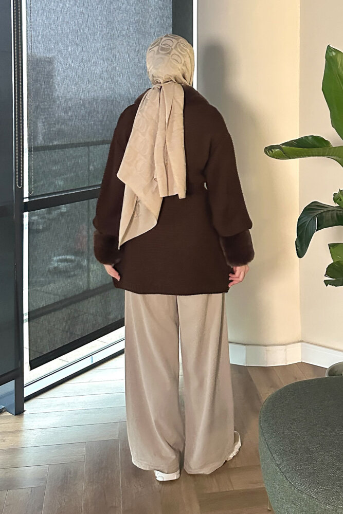 Yakası Kürk Detaylı Hırka - Kahverengi - 8