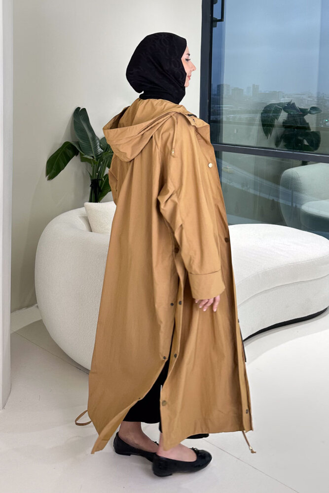 Yujin Yan Çıtçıt Detaylı Kapüşonlu Trençkot - Camel - 2
