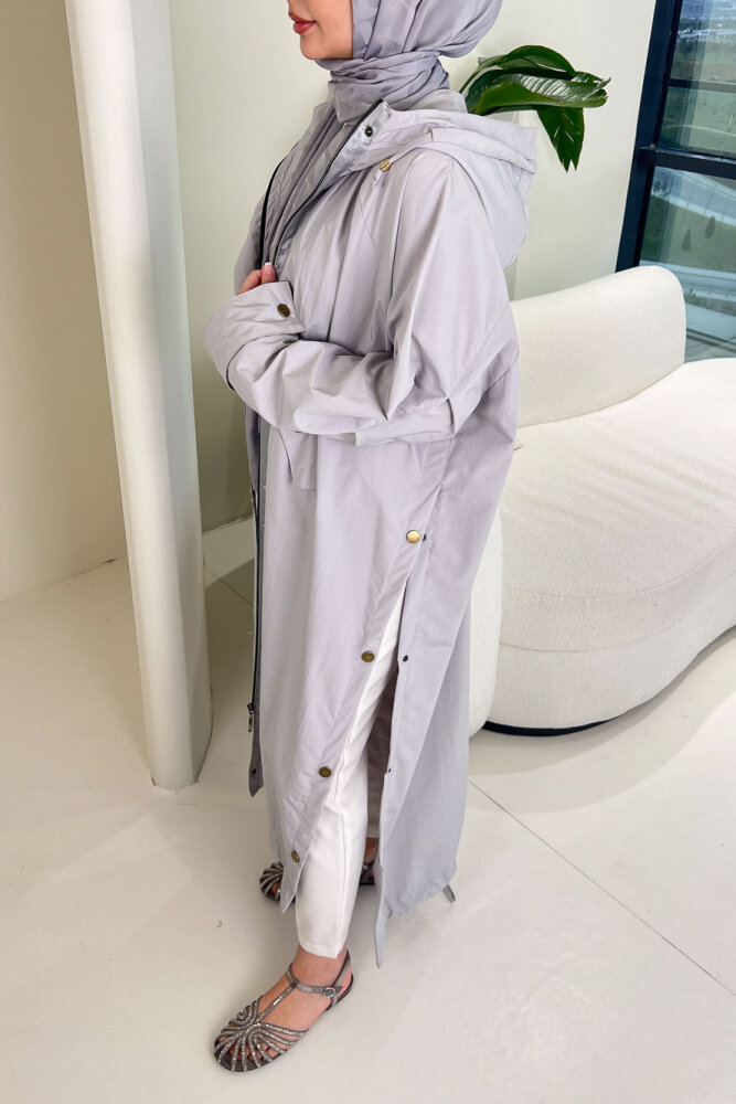 Yujin Yan Çıtçıt Detaylı Kapüşonlu Trençkot - Gri - 4