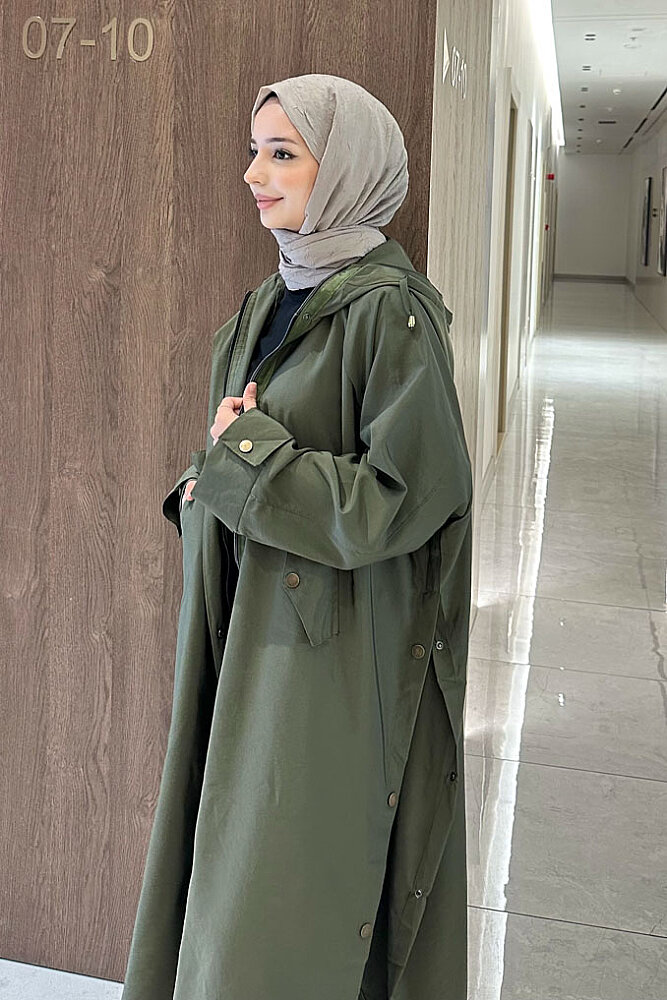 Yujin Yan Çıtçıt Detaylı Kapüşonlu Trençkot - Haki - ALLMİSS (5)