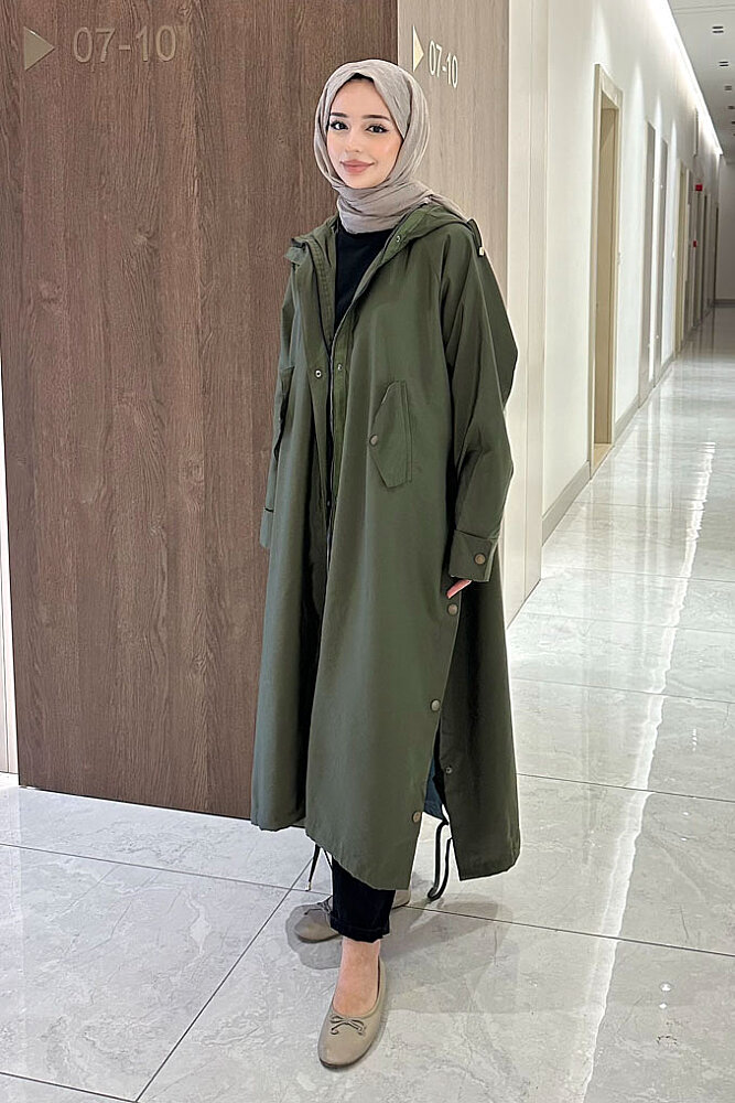 Yujin Yan Çıtçıt Detaylı Kapüşonlu Trençkot - Haki - ALLMİSS (3)