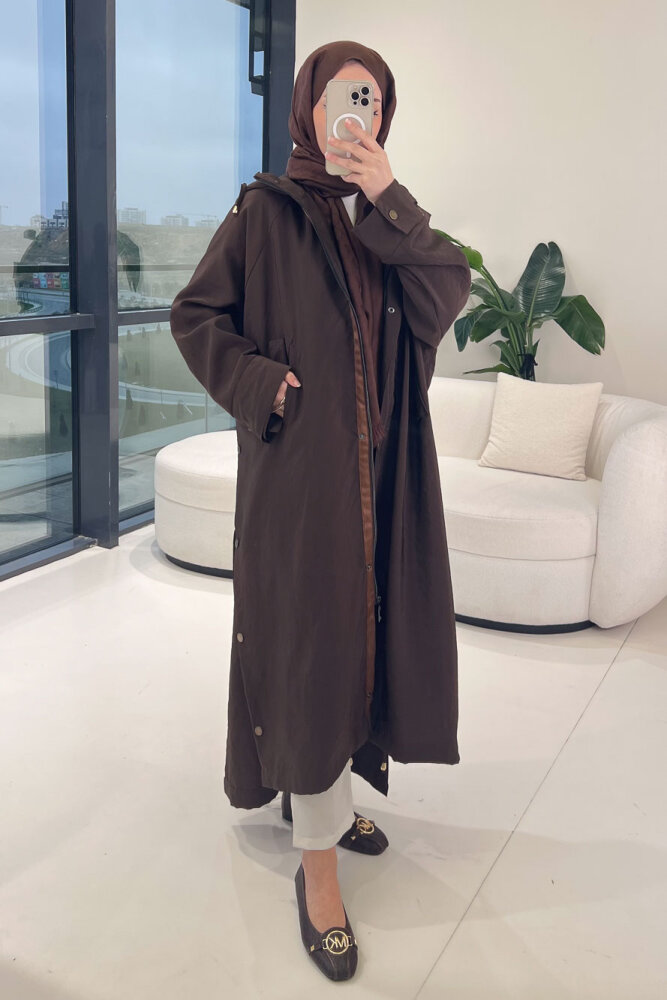 Yujin Yan Çıtçıt Detaylı Kapüşonlu Trençkot - Kahverengi - 1