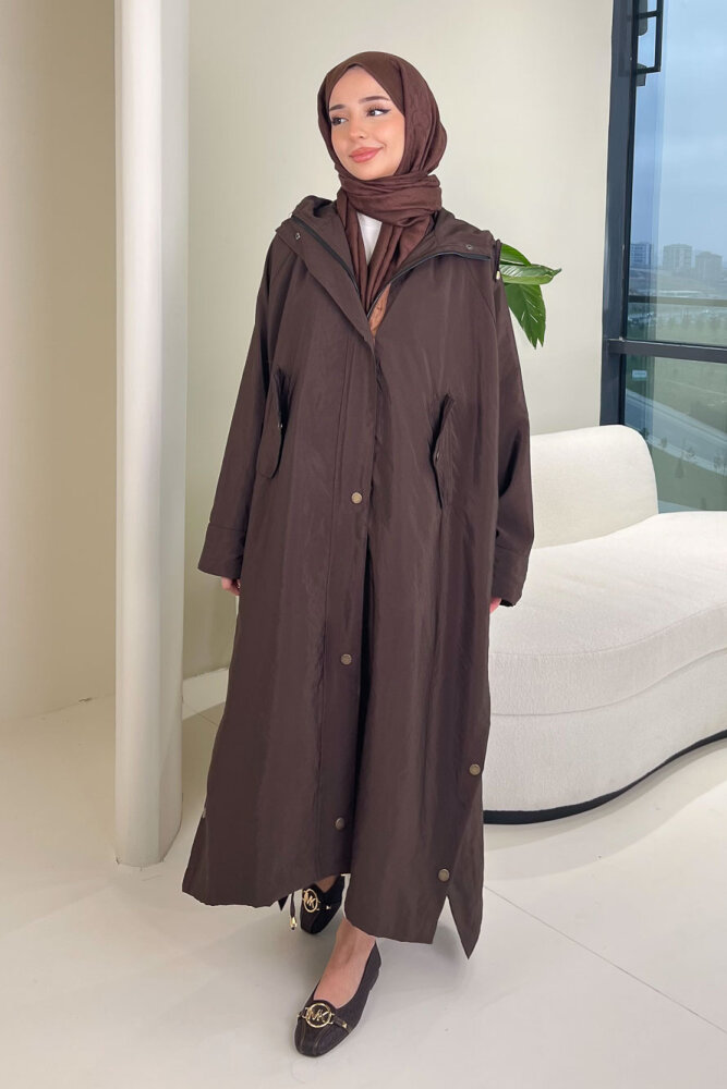 Yujin Yan Çıtçıt Detaylı Kapüşonlu Trençkot - Kahverengi - ALLMİSS (3)